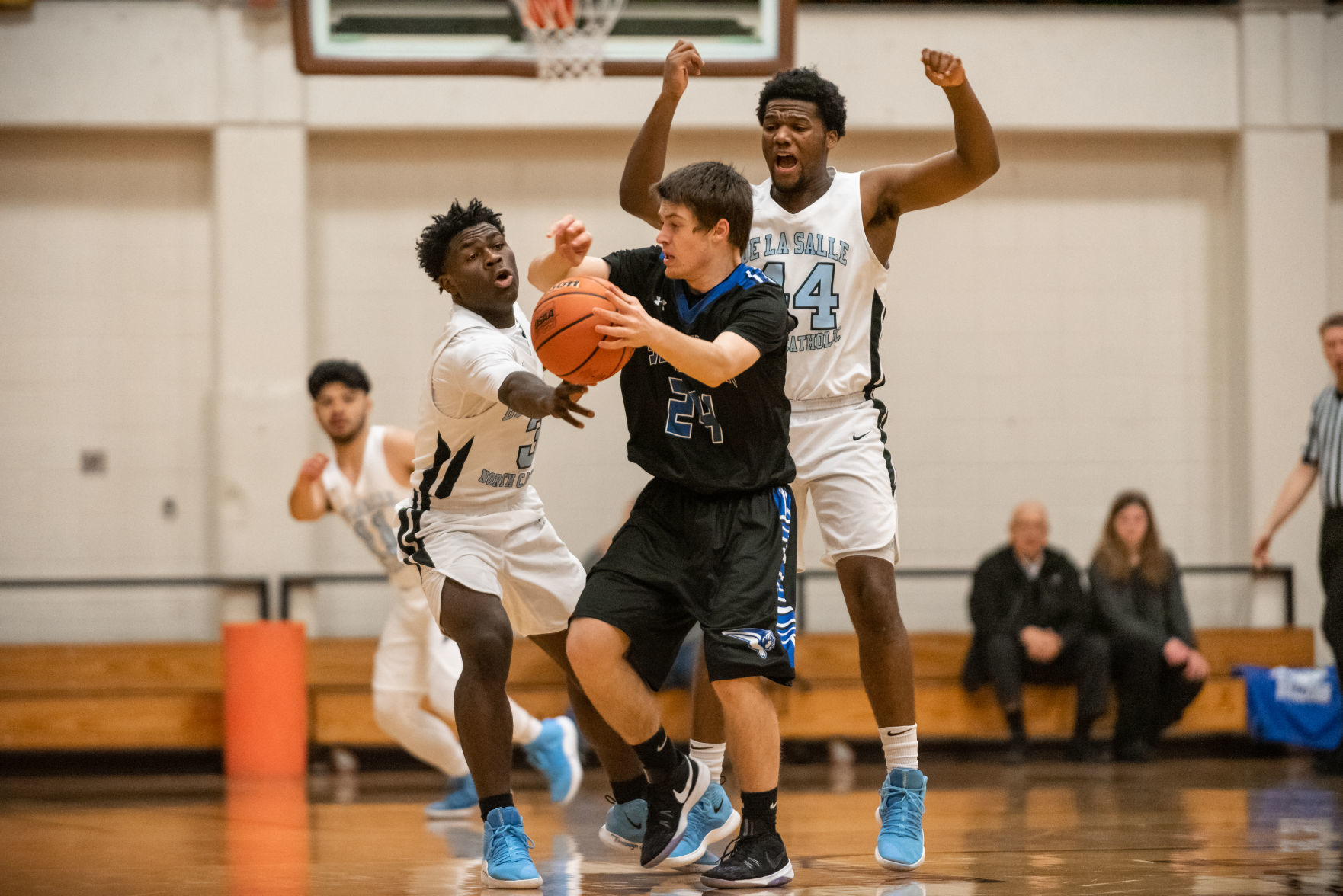 3A Boys De La Salle Vs. Sutherlin